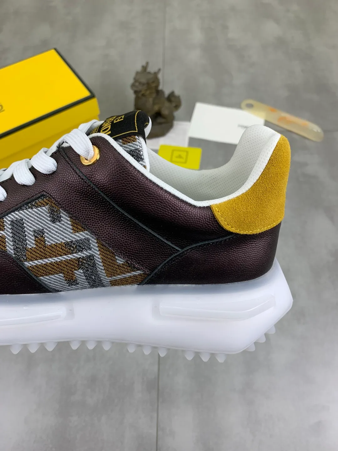 ​Men's shoes 💰P460 💰[New] Little Monster 🆘 New FENDI counter 🕶️🕶️Simple routing effect, showing an elegant and cool driving shoe 🎬Using imported calfskin + first-layer pigskin lining🐂Excellent material🎬Detailed workmanship 🤗Comfortable and comfortable on the feet. ​Pair it with any outfit to show your taste and temperament, low-key luxury ♻️Design ​simple and elegant ​noble and fashionable 🍃​Very loved and favored by trendy men 💓❤️size: 38-44 2️⃣colors available